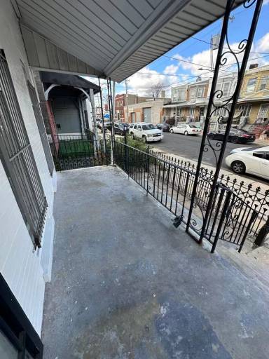 Main picture of 6020 Pine St