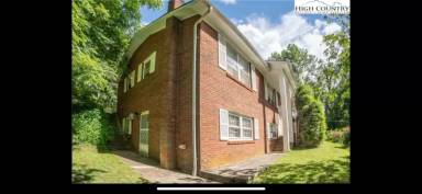 Main picture of 181 Nathans Ln