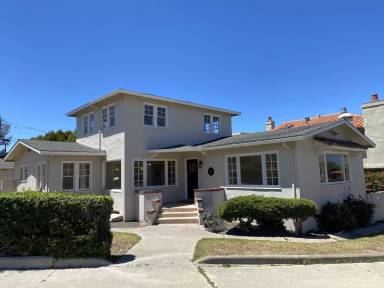 Main picture of 1727 Highland St