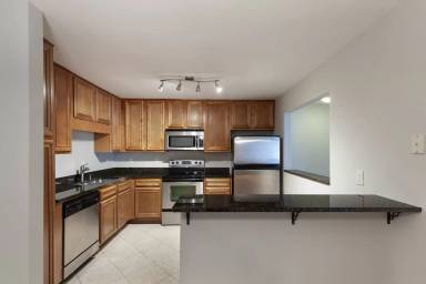 Main picture of Carlyle Woods