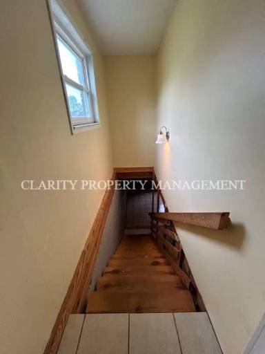 Main picture of 1650 Clemmer St NE