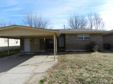Main picture of 1208 SW 26th Pl