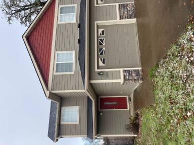 Main picture of 1050 SE Miller Ave