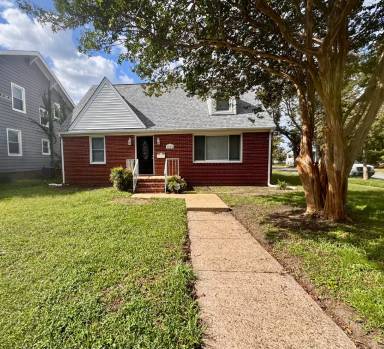 Main picture of 5215 Huntington Ave