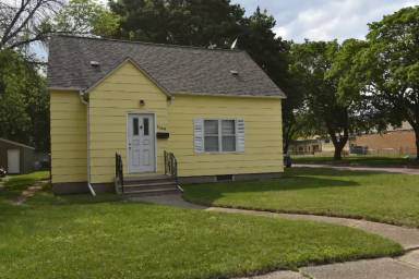 Main picture of 1129 N Elm St