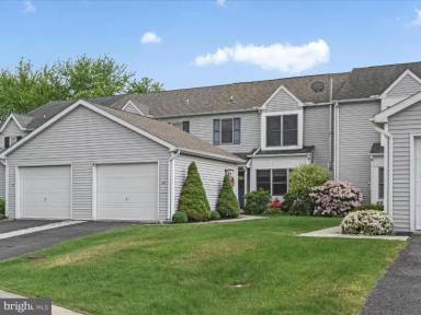 Main picture of 11 Nottingham Dr