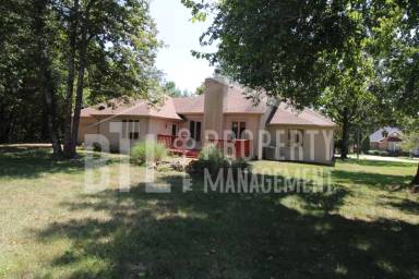 Main picture of 271 Loganberry Rd