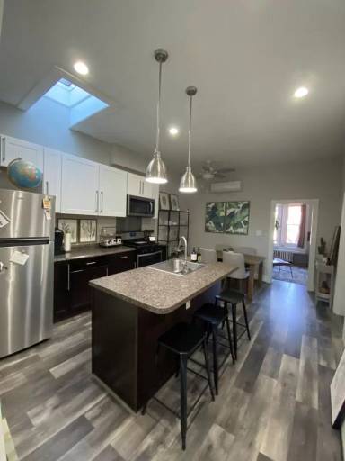 Main picture of 1802 Bolton St