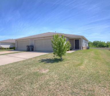 Main picture of 5801 N 34th St
