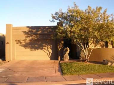 Main picture of 2090 N Tuweap Dr