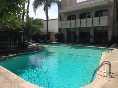 Main picture of 5330 Lindley Ave