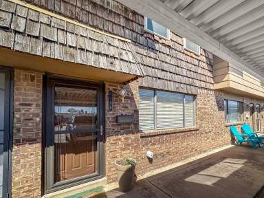 Main picture of 1106 E Sanger St