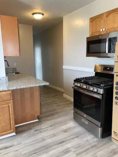 Main picture of 30 Beach St