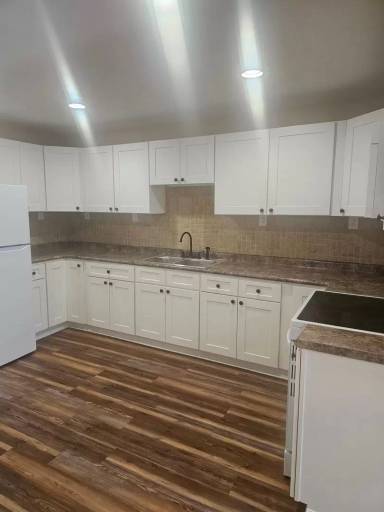Main picture of 136 Devecchis St