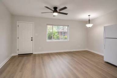 Main picture of 1312 N Adams St