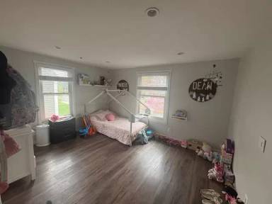 Main picture of 181 Grove St