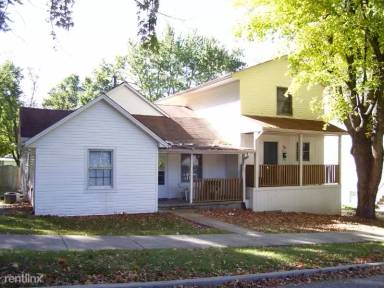 Main picture of 200 E 16th St