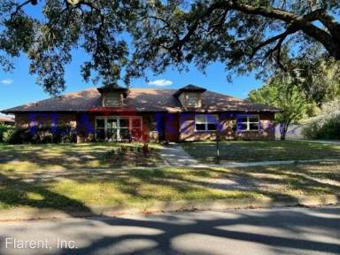 Main picture of 1028 Golfside Dr