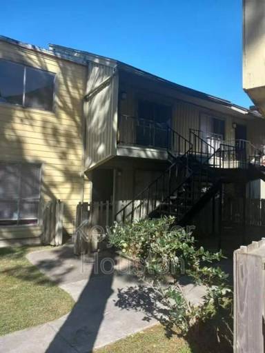 Main picture of Oakwood Gardens Condo