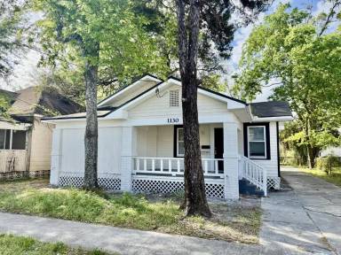 Main picture of 1130 E 16th St