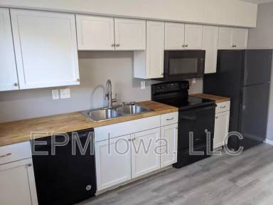 Main picture of 101 16th Ave NW