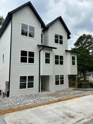 Main picture of 373 W Rock St