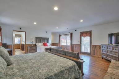 Main picture of 6010 Benders Ferry Rd