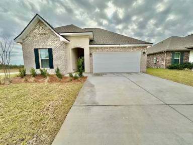 Main picture of 78 Bon Ami Dr