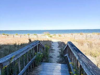 Main picture of 4466 Ocean View Ave