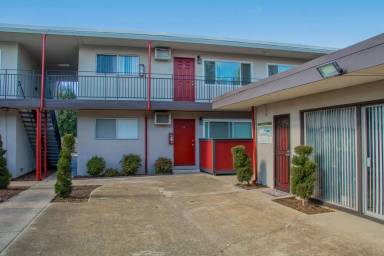 Main picture of Hillcrest Apartments