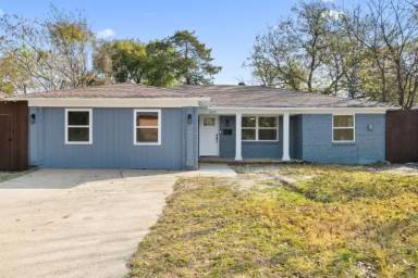 Main picture of 608 Blueberry Blvd