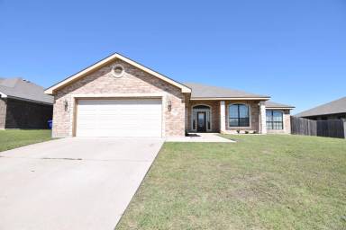 Main picture of 2405 Scott Dr