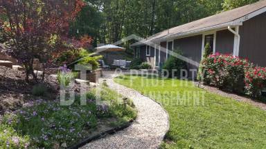 Main picture of 2 Kristina Ln