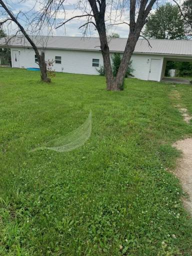 Main picture of 761 NE 101st Rd