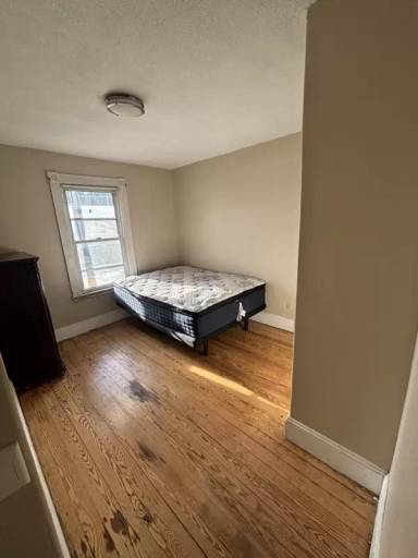 Main picture of 74 County St