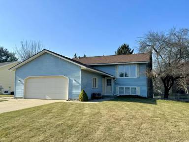Main picture of 7377 Louise Ave
