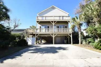 Main picture of 114 S Yaupon Dr