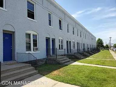Main picture of 2715-49 Harris Ave