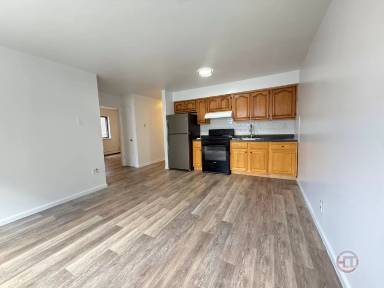 Main picture of 189 Throggs Neck Blvd
