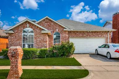 Main picture of 1940 Pine Ridge Dr