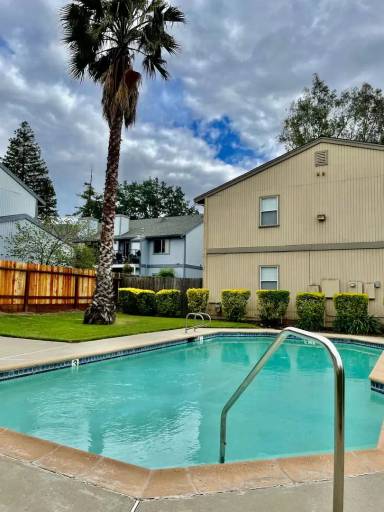 Main picture of 3930 Hollister Ave