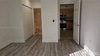 Main picture of 8040 N Nob Hill Rd