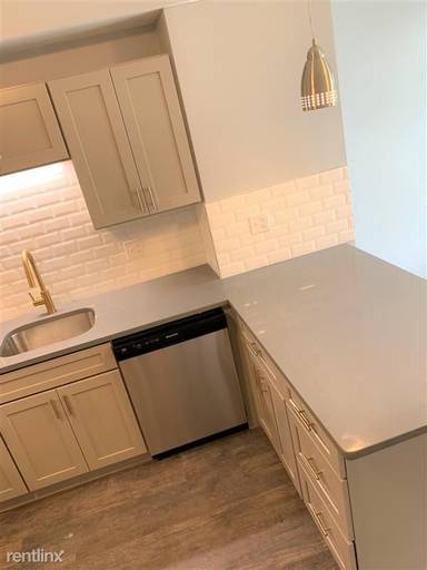 Main picture of 105 Temple St