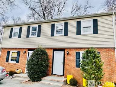 Main picture of 107 Washington Rd