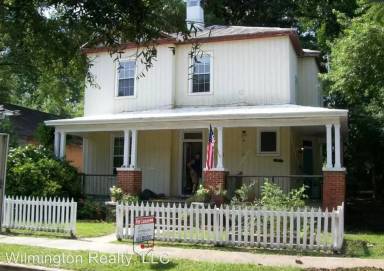 Main picture of 1920 Pender Ave