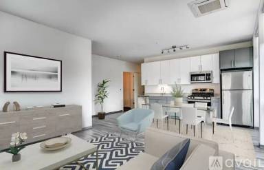 Main picture of 2353 N California Ave