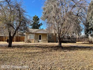 Main picture of 135 S Holland St