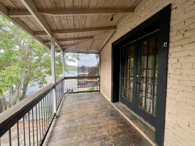 Main picture of 41 W Saint Charles St