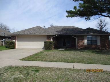 Main picture of 1309 Newbury Dr