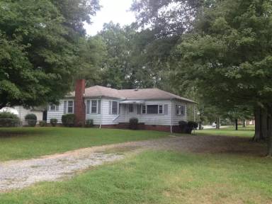 Main picture of 245 Hudson Dr